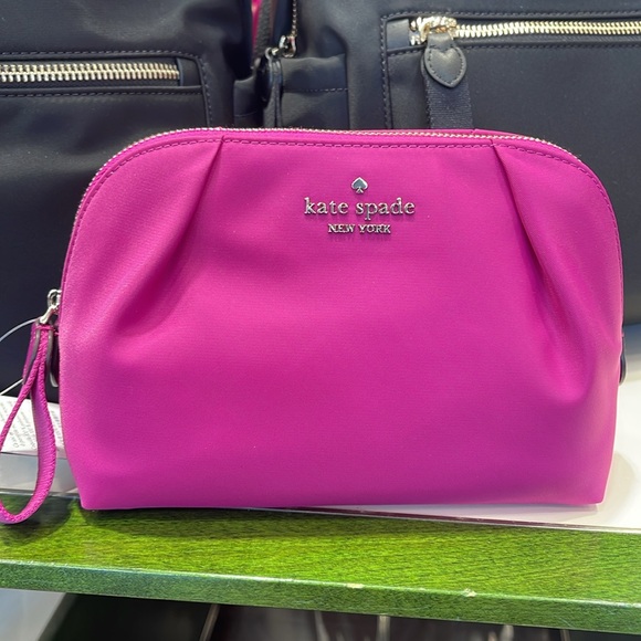 Kate Spade Chelsea Nylon Cosmetic Bag
Baja Rose
NWT - Picture 10 of 16